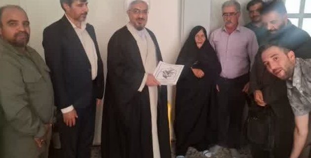 دیدار امامجمعه و مسئولان دماوند با جمعی از خانوادههای معظم شهدا و جانبازان دفاع مقدس دیدار امامجمعه و مسئولان دماوند با جمعی از خانوادههای معظم شهدا و جانبازان دفاع مقدس