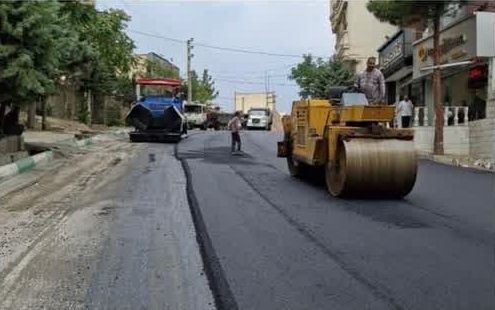 اجرای عملیات تراش و روکش آسفالت بلوار چمران شهر رودهن