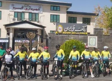 استقبال گرم شهر آبسرد از تیم دوچرخهسواری آتشنشانی کاشان در مسیر معنوی به مشهد استقبال گرم شهر آبسرد از تیم دوچرخهسواری آتشنشانی کاشان در مسیر معنوی به مشهد