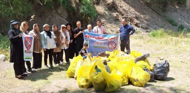گروه رفتگران طبیعت دماوند هفته محیط زیست را با پاکسازی حاشیه رودخانه تاررود آغاز کردند
