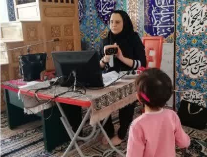 اجرای طرح جهادی غربالگری بینایی برای ۳۸۰۰ کودک در دماوند/ شناسایی ۱۳ مورد تنبلی چشم