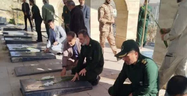 آیین غبارروبی و گلباران گلزار شهدای شهرستان دماوند در آغاز هفته بسیج