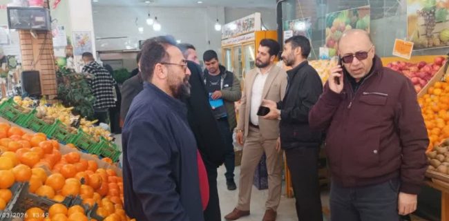 پلمب ۳ واحد میوهفروشی متخلف در منطقه گیلاوند به علت تکرار تخلفات گرانفروشی پلمب ۳ واحد میوهفروشی متخلف در منطقه گیلاوند به علت تکرار تخلفات گرانفروشی