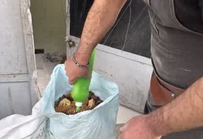 معدوم‌سازی ۲۰۰ کیلو مواد غذایی فاسد در بازرسی مشترک دماوند/ با دستور دادستان یک واحد صنفی اخطاریه پلمب گرفت و پرونده متخلفان به مراجع قضایی ارسال شد